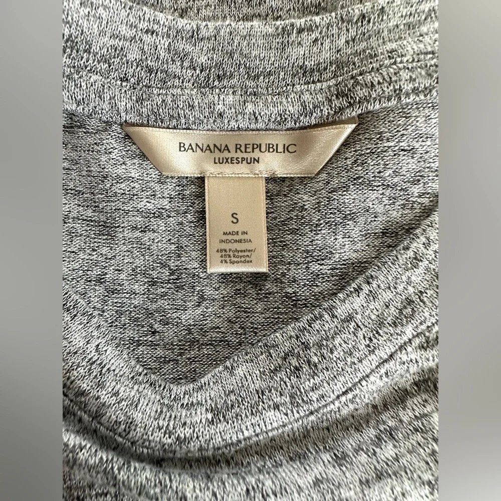 Banana Republic Luxespun Gray Heather Long Sleeve Top – Size Small - Picture 3 of 4